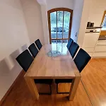 Das.arnolds | Whirlpool | Pool | Bergblick Apartment Berchtesgaden